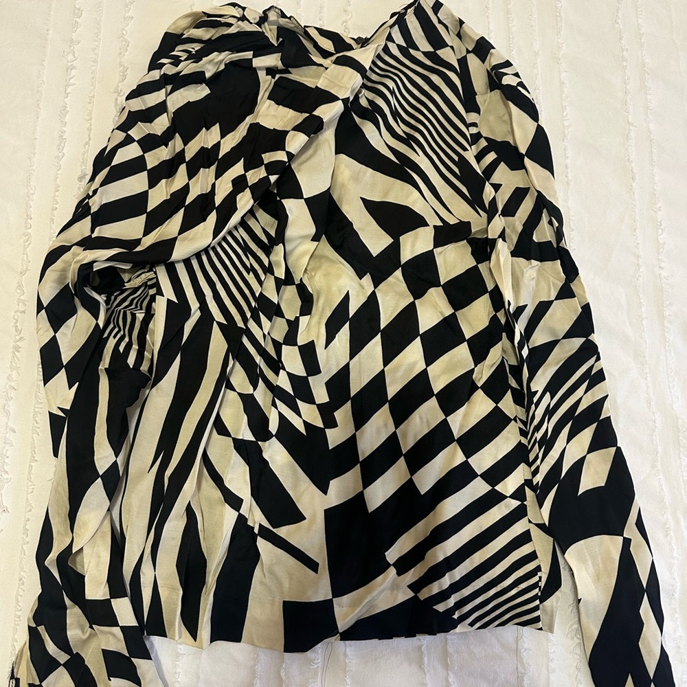 Zara Black and White Geometric Blouse